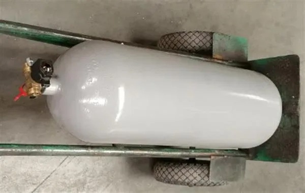 CNg tank 30L D. 229 x L. 900 with electrovalve